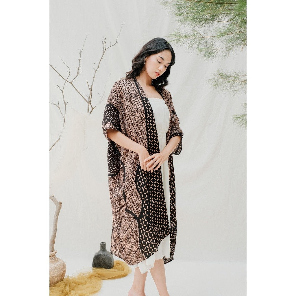 Kirana 52 Outer Kaftan Batik