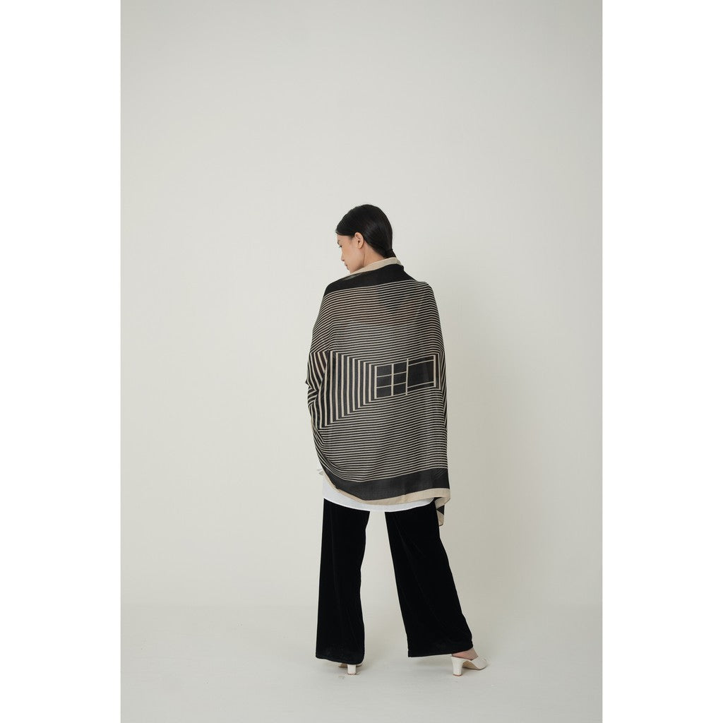 Muthia in Black Shawl