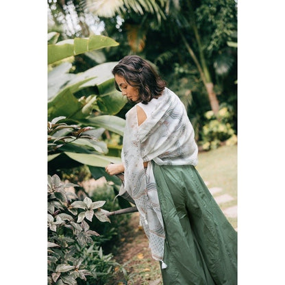 Deandra Shawl