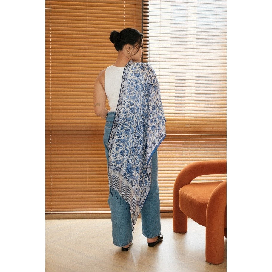 Syal Batik Sutra Daun Tumbuh - Blue