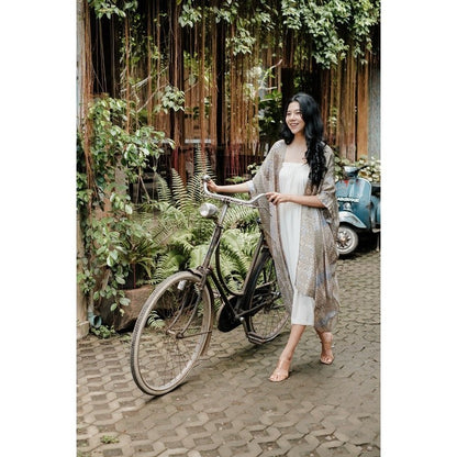 Kirana 60 Outer Kaftan Batik