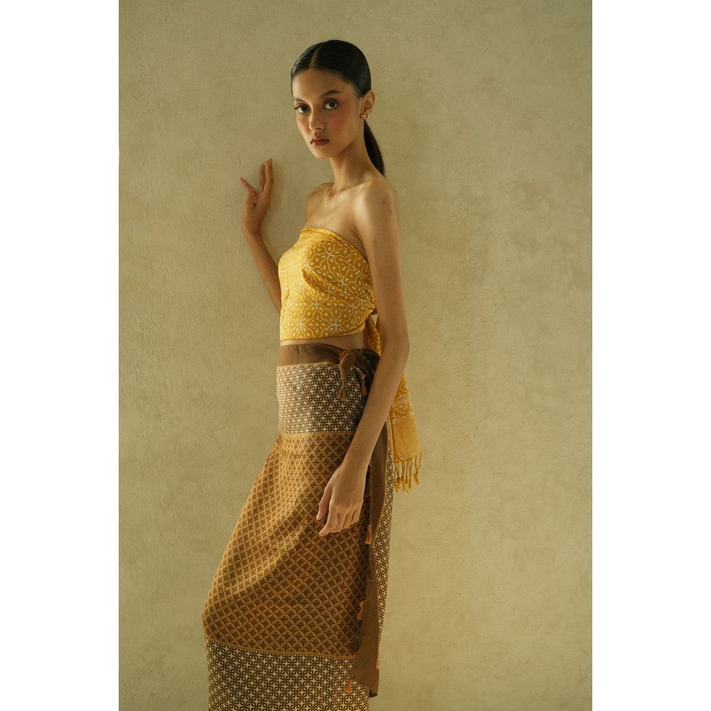 Kahiyang Brown Shawl / Selendang Batik
