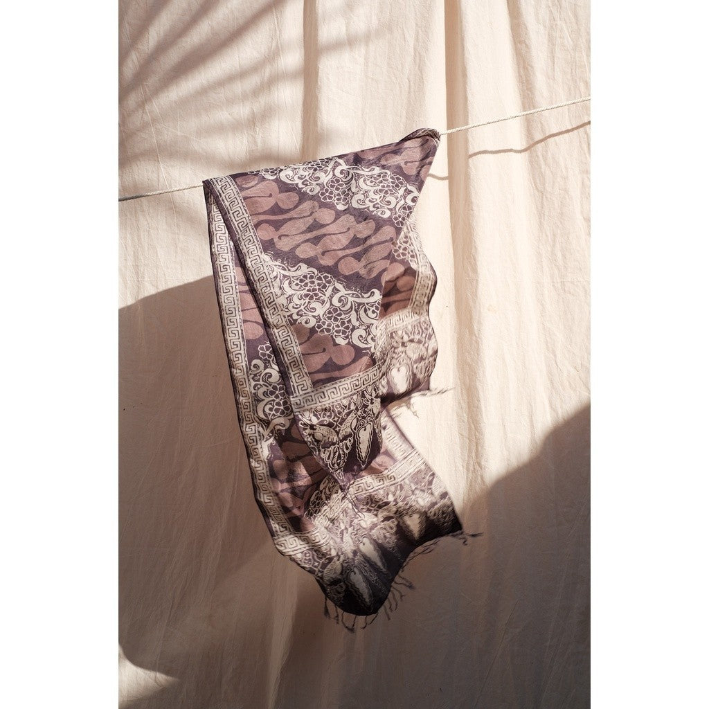 Scarf Batik Bunga Parang - Abu