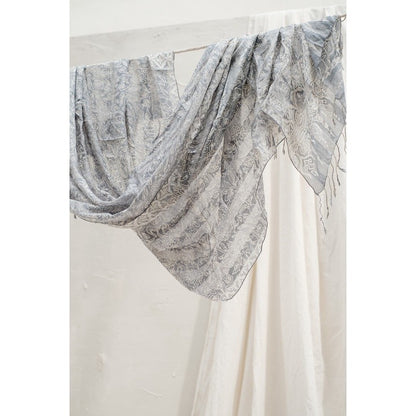 Selendang Batik Sutra Grey 04