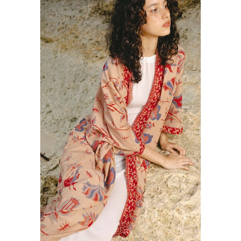 Amira Outer 03