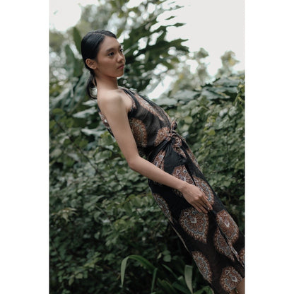 Jenna Shawl - Selendang Batik Modern