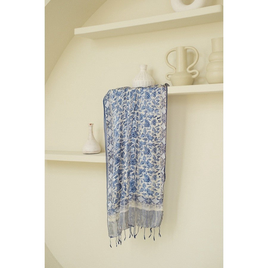 Syal Batik Sutra Daun Tumbuh - Blue