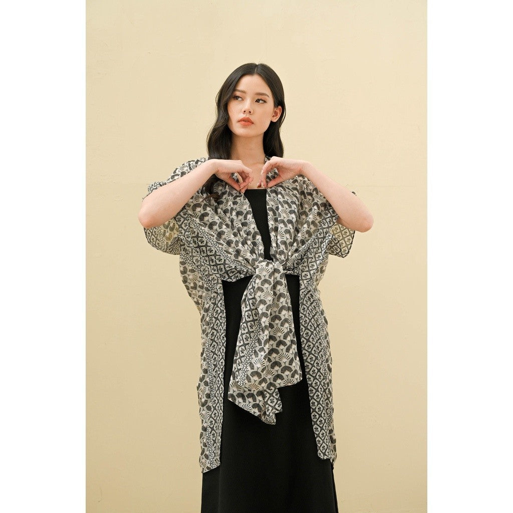 Pasha Black Outer