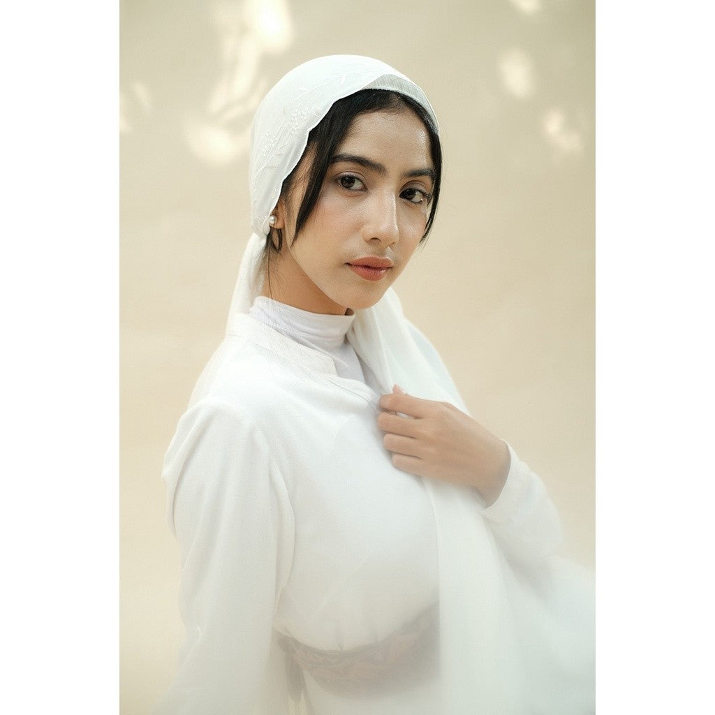 Embroidery Hijab Shawl - Hanna - Snow