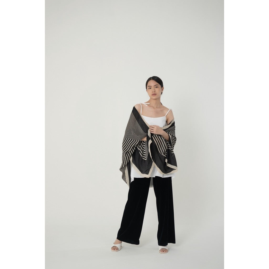 (DEFECT SALE) Muthia Black-Selendang Batik Premium 90×180/Pashmina