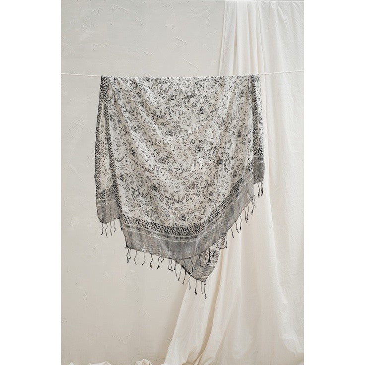 Selendang Batik Sutra Black 02