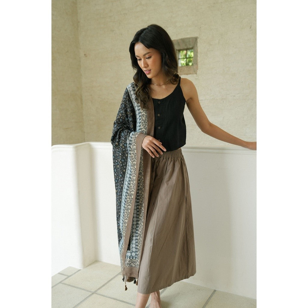 Jayanti Black Shawl / Selendang Batik