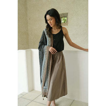 Jayanti Black Shawl / Selendang Batik