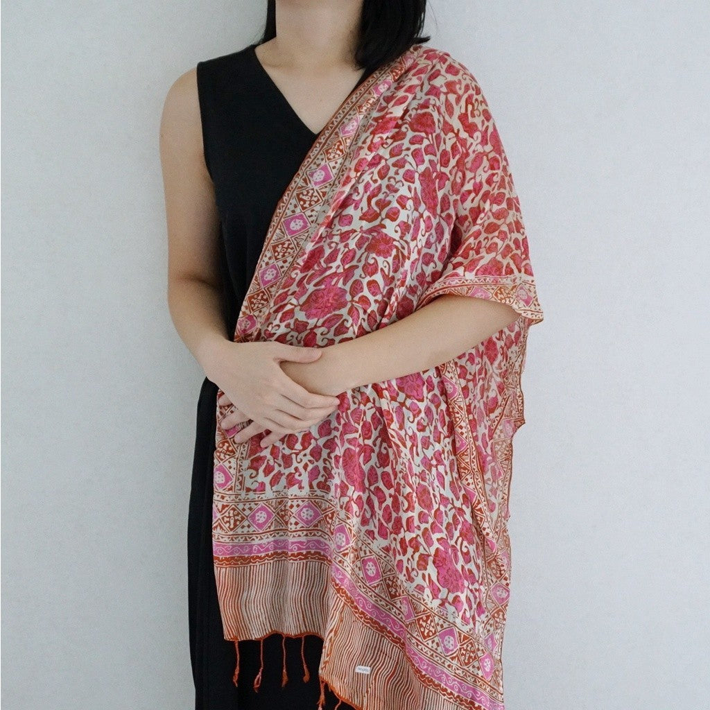 Syal Batik Sutra Pink 09