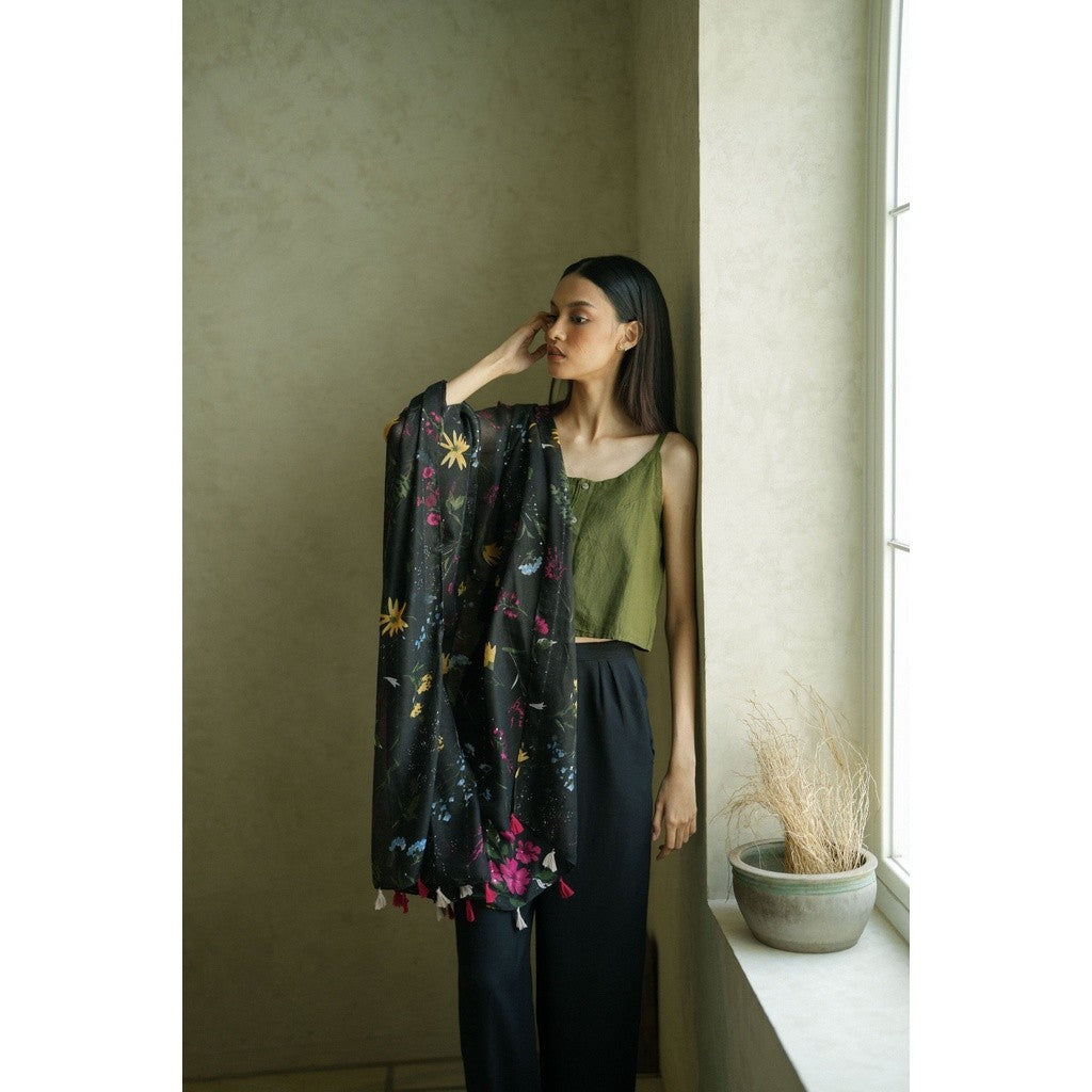 Rahayu Black Shawl / Selendang Batik