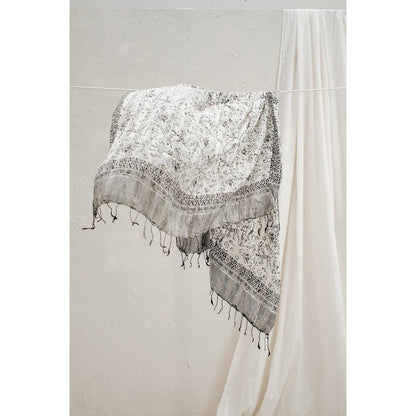 Selendang Batik Sutra Black 02