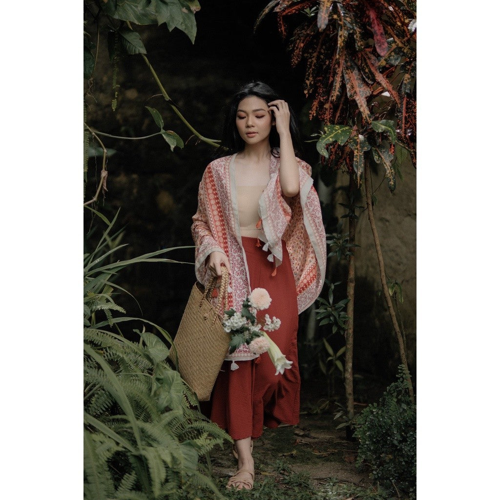 (DEFECT SALE) - Jayanti Red Shawl / Selendang Batik